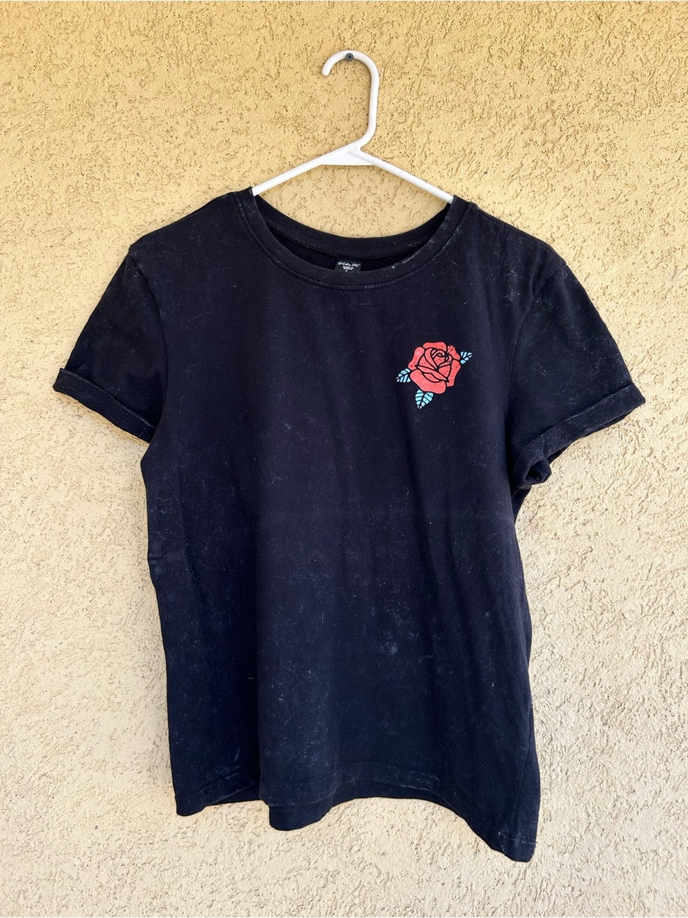 Death Valley Graphic Black Tee Skull & Roses Size Large - Picture 2 of 3